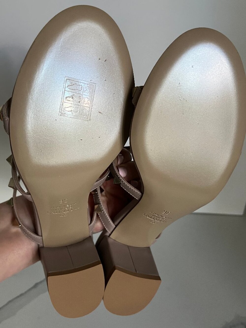 Valentino Garavani Rockstud Leather Slide Sandal 60mm, Poudre sz 36 - Authentic - Picture 12 of 15